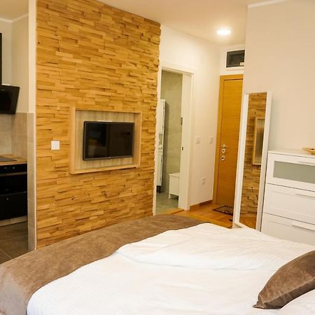 Central Palace Apartmani - Pupinova Palata Novi Sad Buitenkant foto